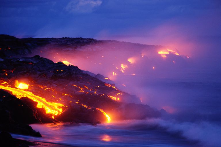 hawii-volcano-kilauea-ocean-1526073472.jpg
