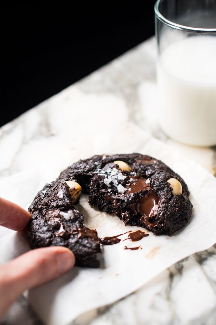 low-carb-gluten-free-keto-double-chocolate-chip-cookies-by-gnom-gnom-9-1525708606.jpg