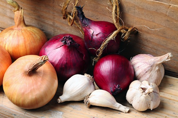 onion-and-garlic-varieties.jpg